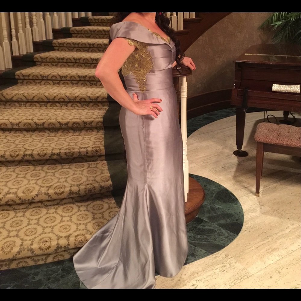 Kay Unger evening long dress